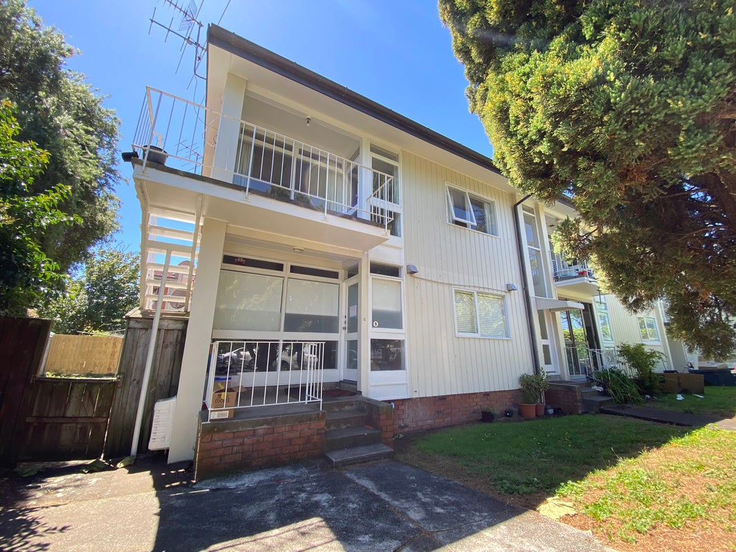 10/1 Epsom Avenue, Epsom, Auckland - Carousel 1