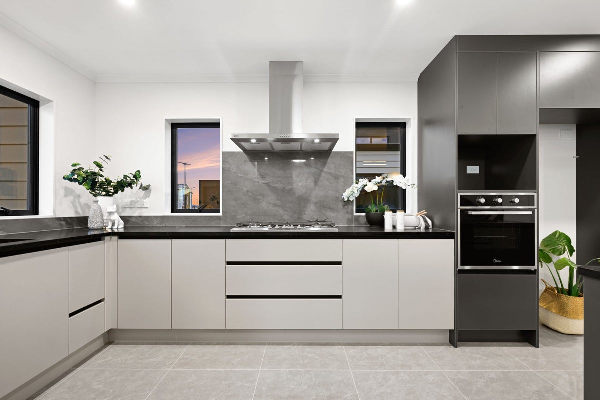 22 Joint Avenue, Chartwell, Hamilton - Carousel 2