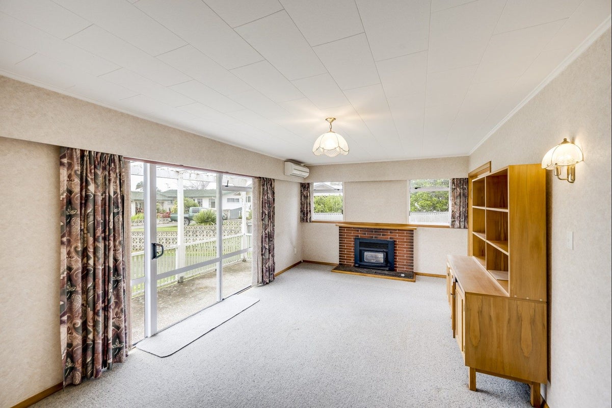43 Holyrood Street, Taradale, Napier, Hawke's Bay - Carousel 2