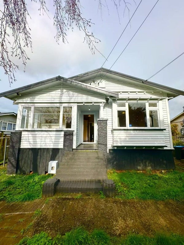 934 Mount Eden Road, Three Kings, Auckland - Carousel 1