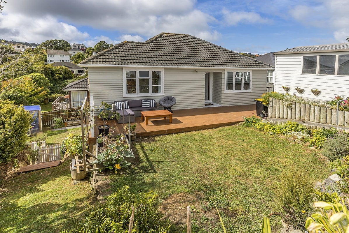 9 Stephen Street, Johnsonville, Wellington - Carousel 1