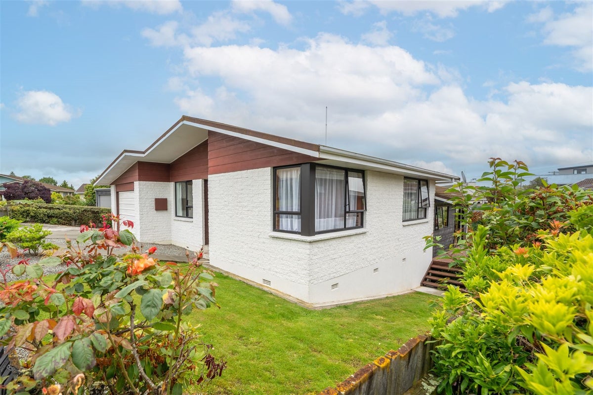 10 Monowai Place, Glenwood, Timaru - Carousel 1