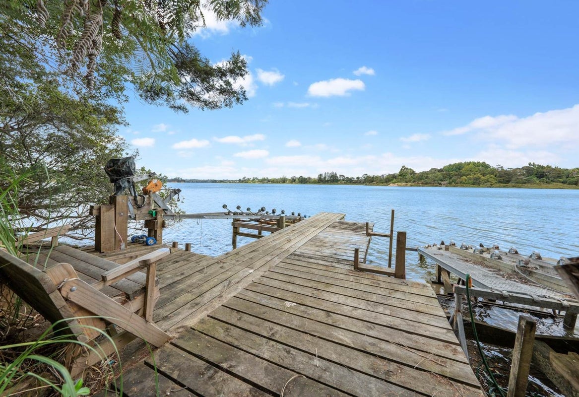 77 James Paige Lane, Riverhead - Carousel 24