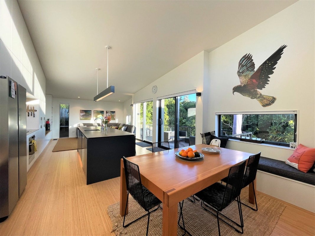 137A Nevay Road, Miramar, Wellington - Carousel 1