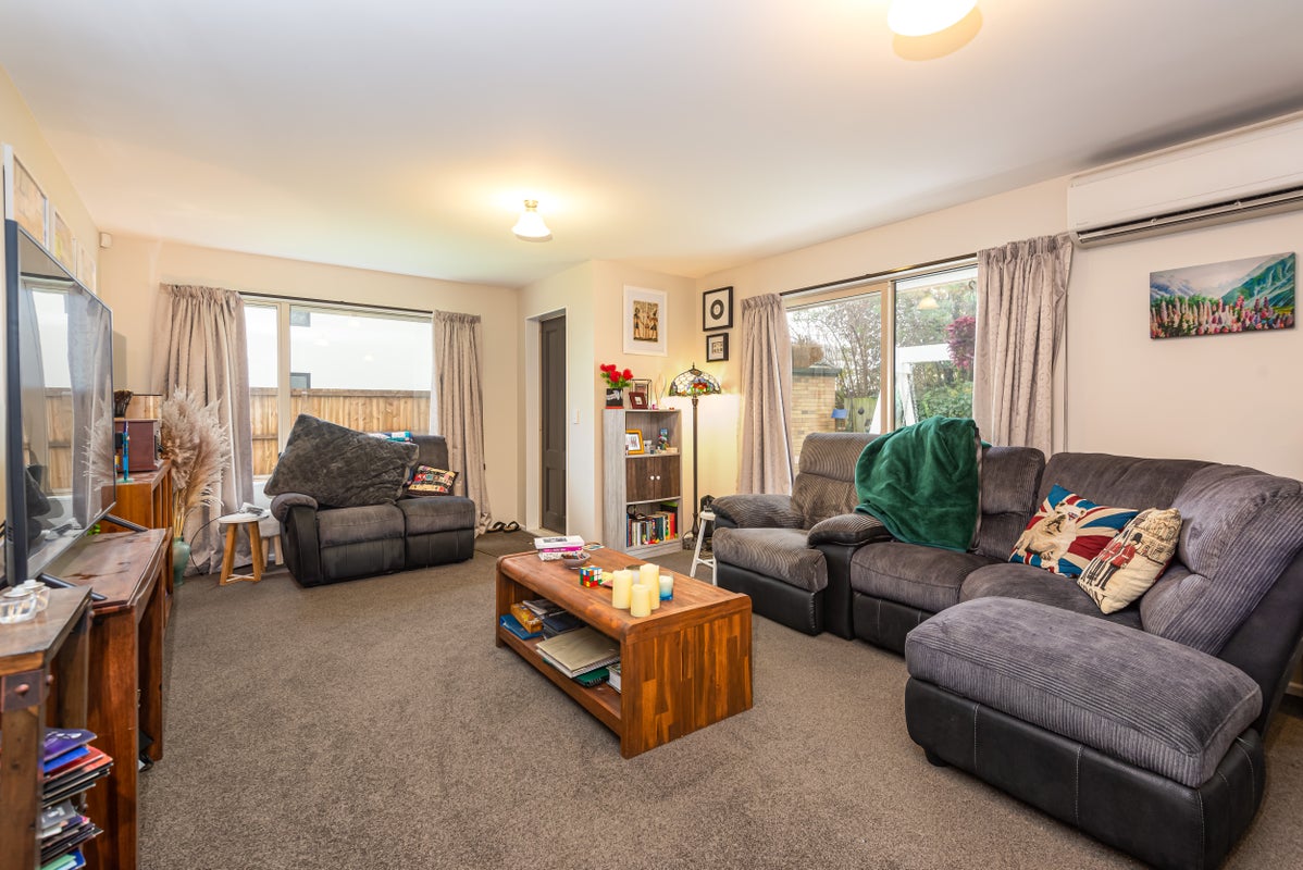 2/31 Swanns Road, Richmond, Christchurch - Carousel 2
