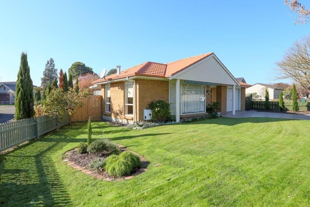 10 McNicol Street, Fairfield, Hamilton - Carousel 1