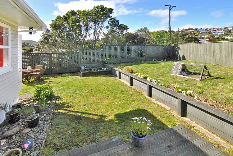 164 Helston Road, Paparangi, Wellington - Carousel 2