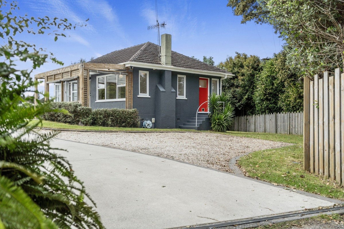 36 Courtney Road, Gate Pa, Tauranga - Carousel 1