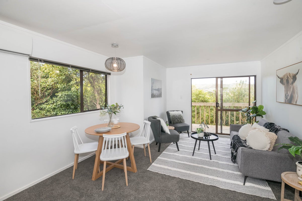 43 Montgomery Avenue, Karori, Wellington - Carousel 2