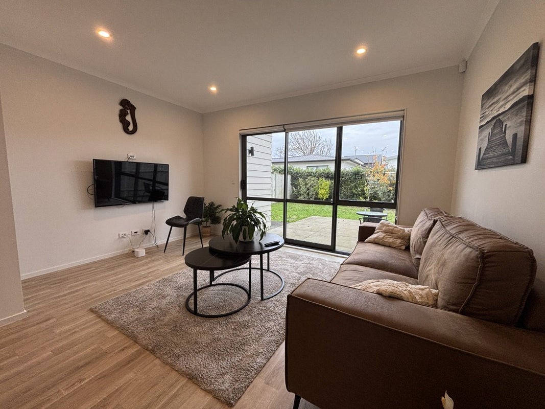 60 Te Napi Drive, Takanini, Auckland - Carousel 1