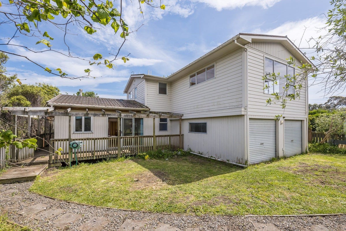 15 Glen Road, Raumati South, Paraparaumu - Carousel 1