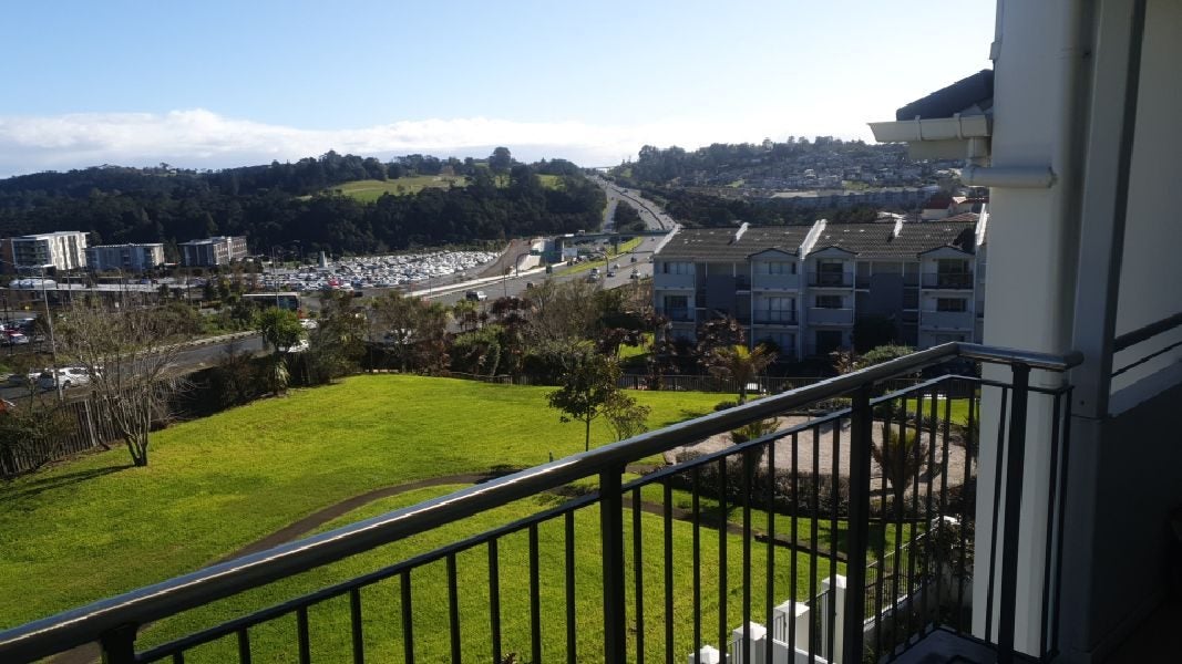 11D/60 Masons Road, Oteha, Auckland - Carousel 8