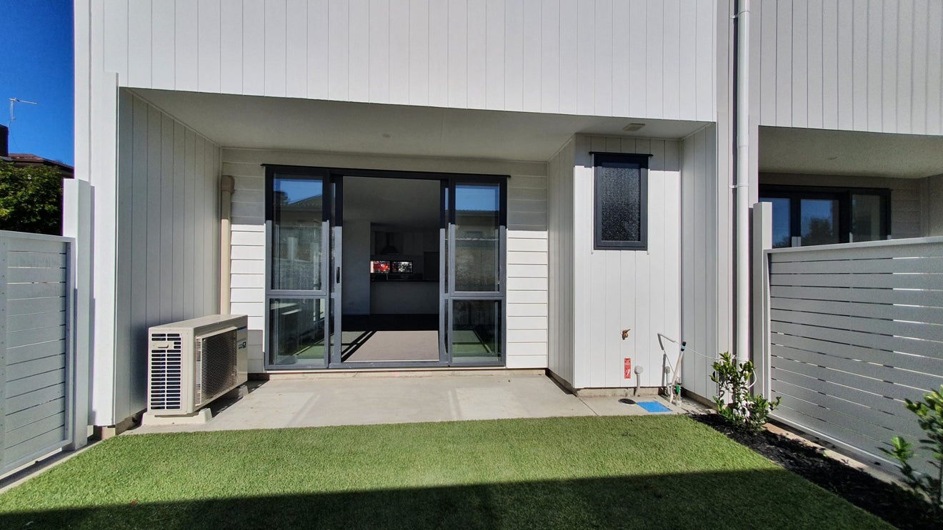 3/75 Bollard Avenue, New Windsor, Auckland - Carousel 1