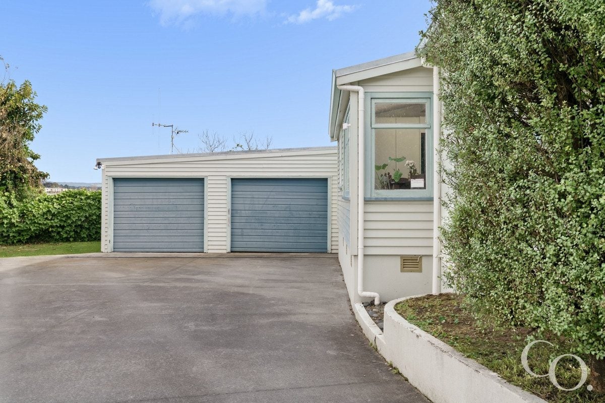24 Stirling Grove, Greerton, Tauranga - Carousel 2