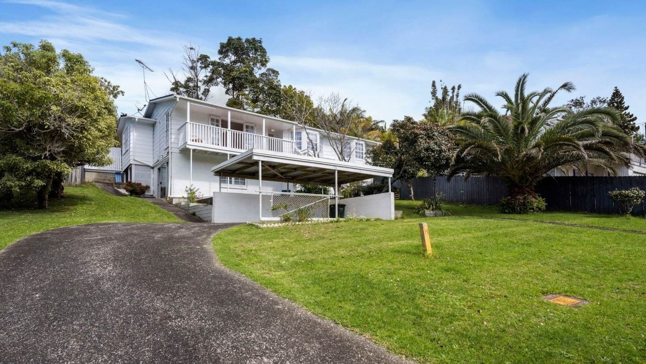 64 Ayton Drive, Totara Vale, Auckland - Carousel 1