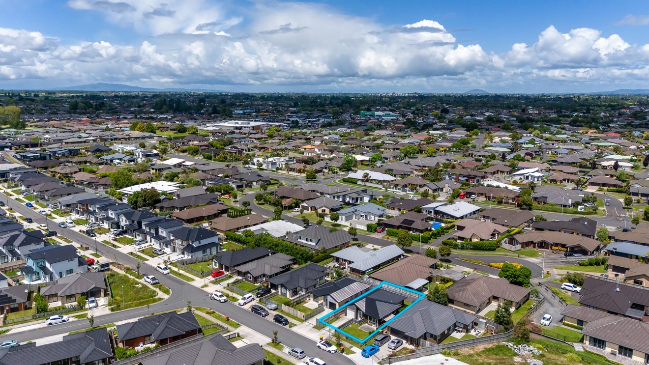 39 Maanihi Drive, Rototuna North, Hamilton - Carousel 15
