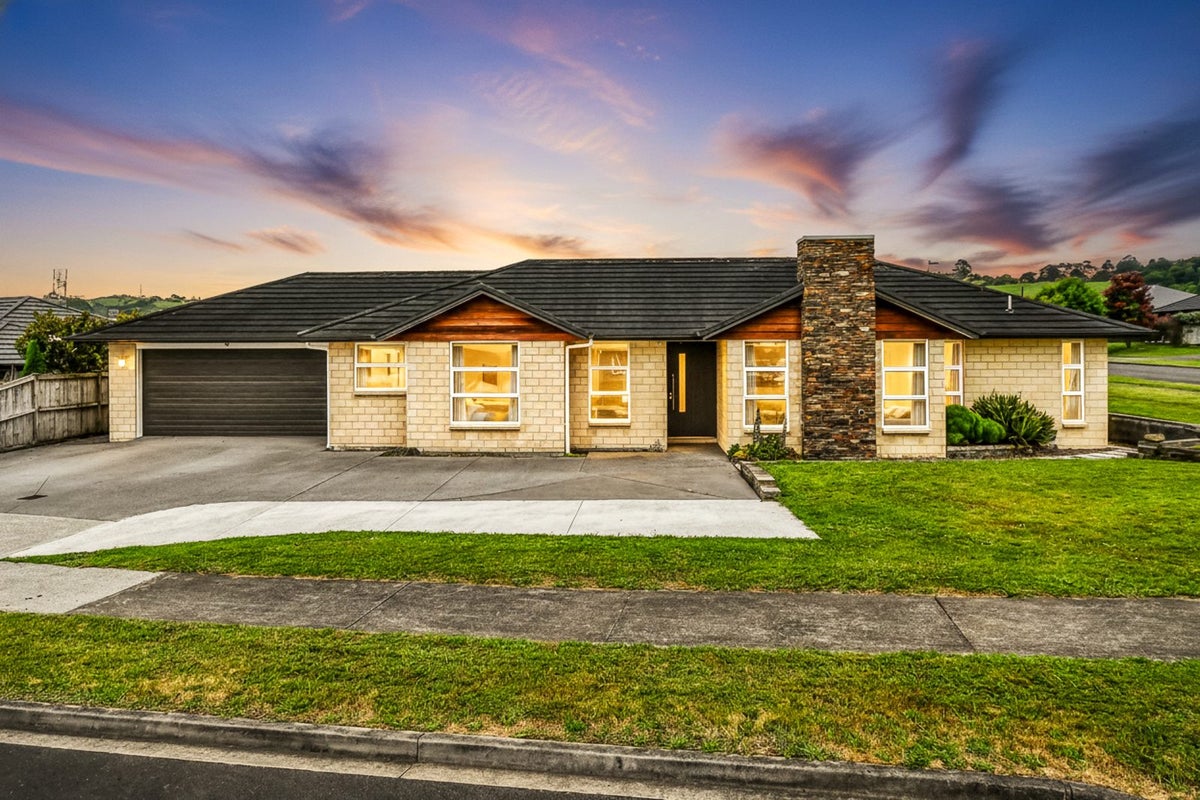 2 Parkgrove Crescent, Pokeno - Carousel 1