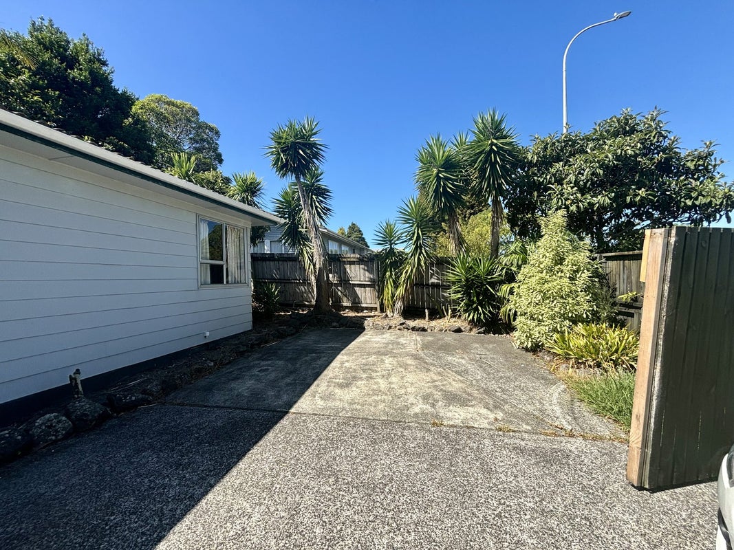 44 Universal Drive, Henderson, Auckland - Carousel 2