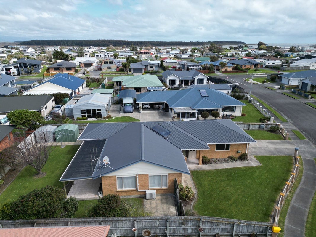 6 Teppett Place, Foxton Beach, Foxton - Carousel 2