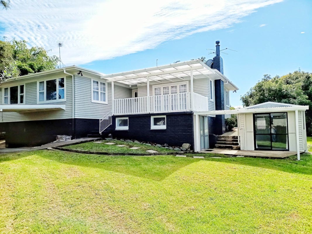 15A Dreadon Road, Manurewa, Auckland - Carousel 1