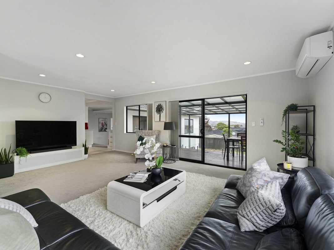 34 Lexington Drive, Botany Downs, Auckland - Carousel 2