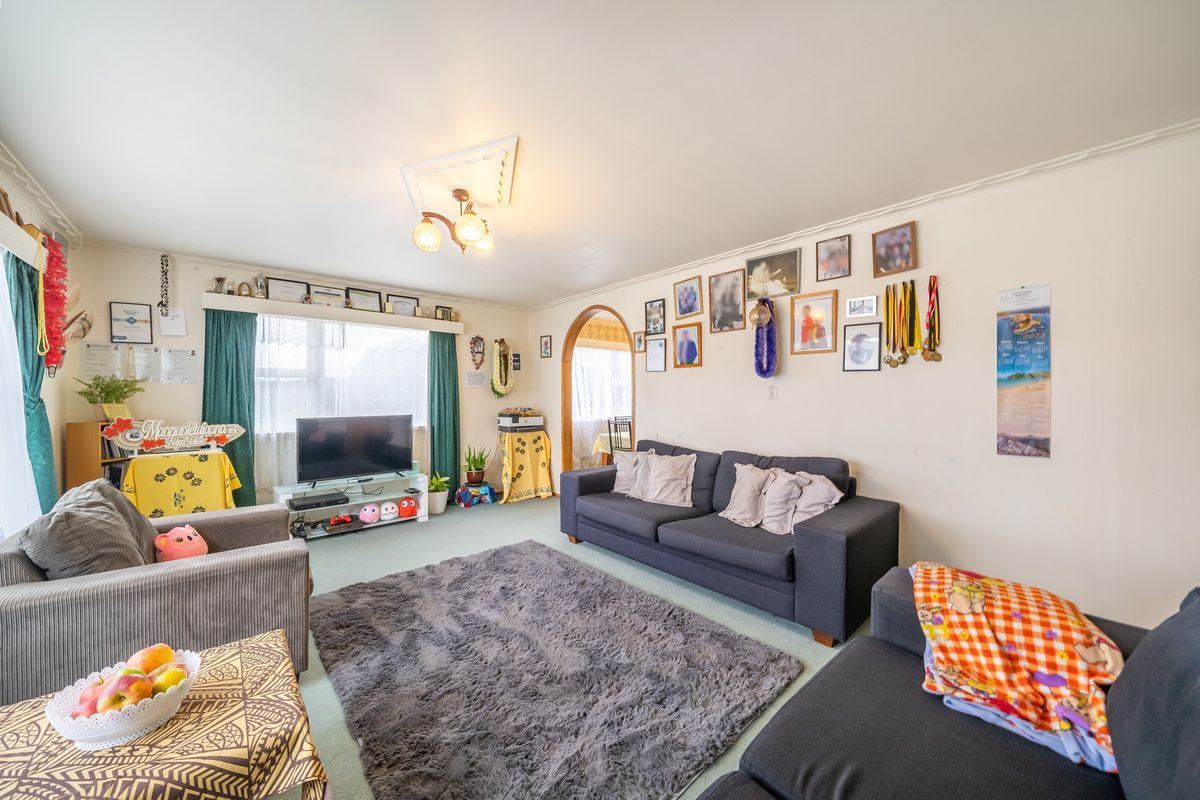 39 Beaumaris Crescent, Ascot Park, Porirua - Carousel 2