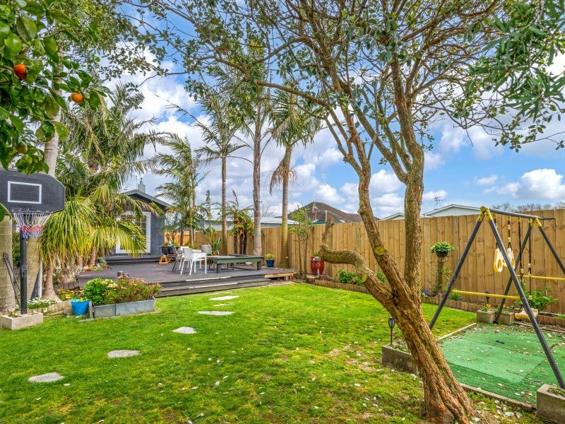 37 Burns Avenue, Takaro, Palmerston North - Carousel 1