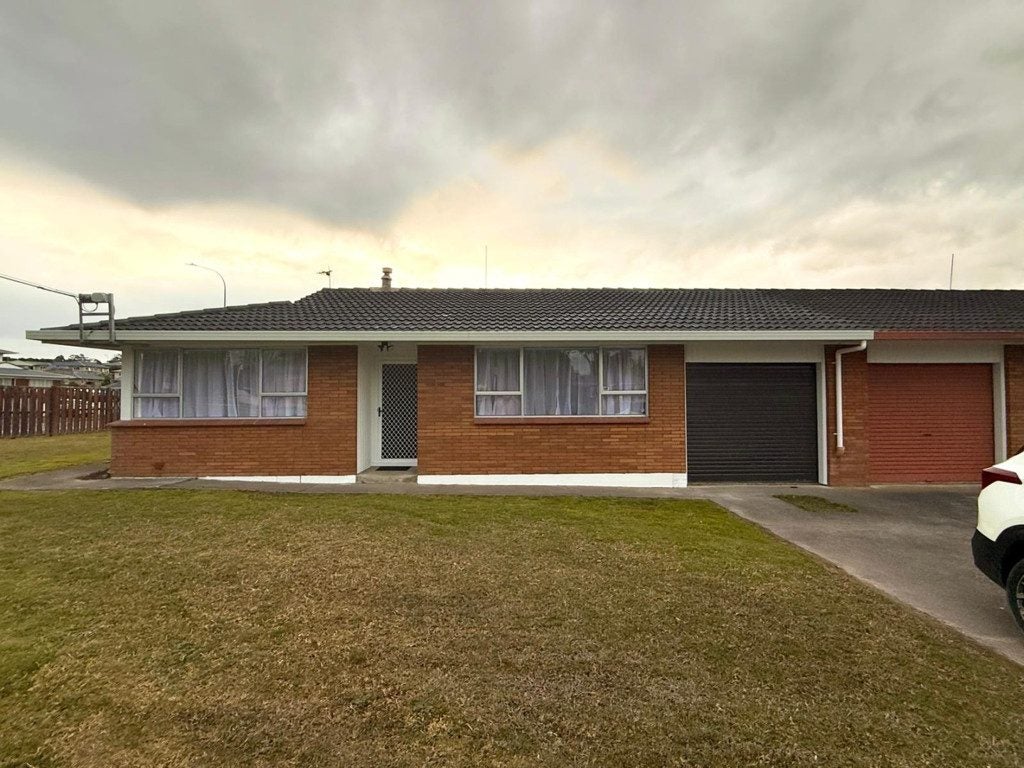 1/42 Sabulite Road, Kelston, Auckland - Carousel 1