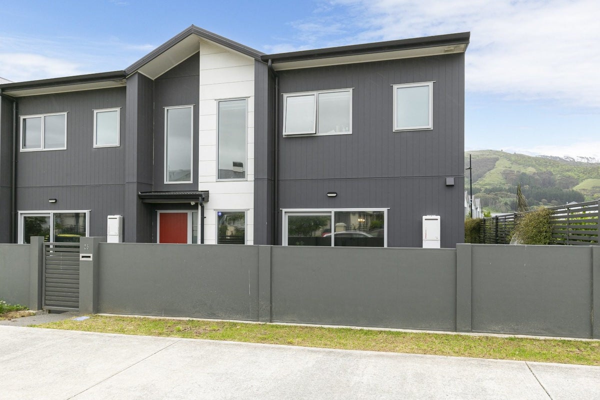 26 Bluff Road, Kenepuru, Porirua - Carousel 1