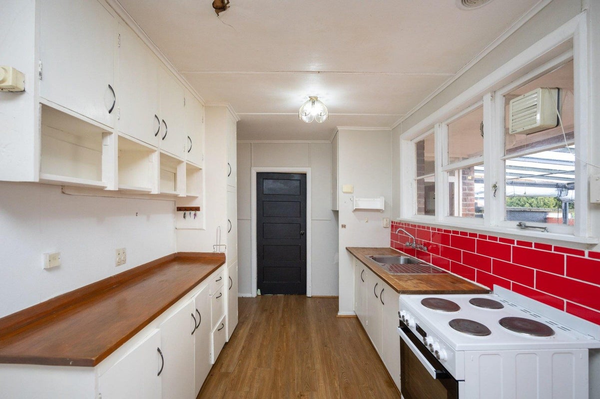 4 Upham Terrace, Roslyn, Palmerston North - Carousel 2