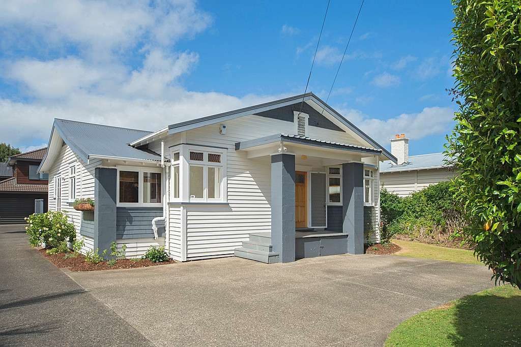11 Ambury Avenue, Royal Oak, Auckland - Carousel 1