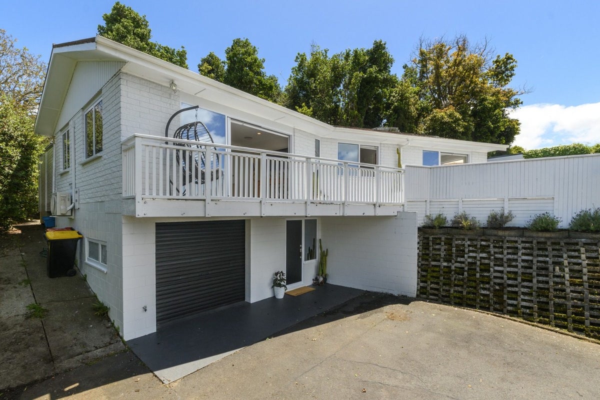 552 Otumoetai Road, Matua, Tauranga - Carousel 1