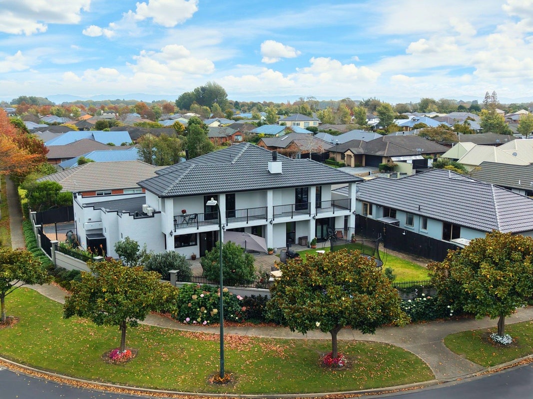 20 Baltic Place, Northwood, Christchurch - Carousel 1