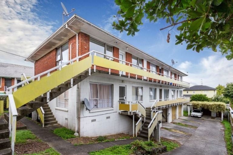 6/1 Kingsway Avenue, Sandringham, Auckland - Carousel 1