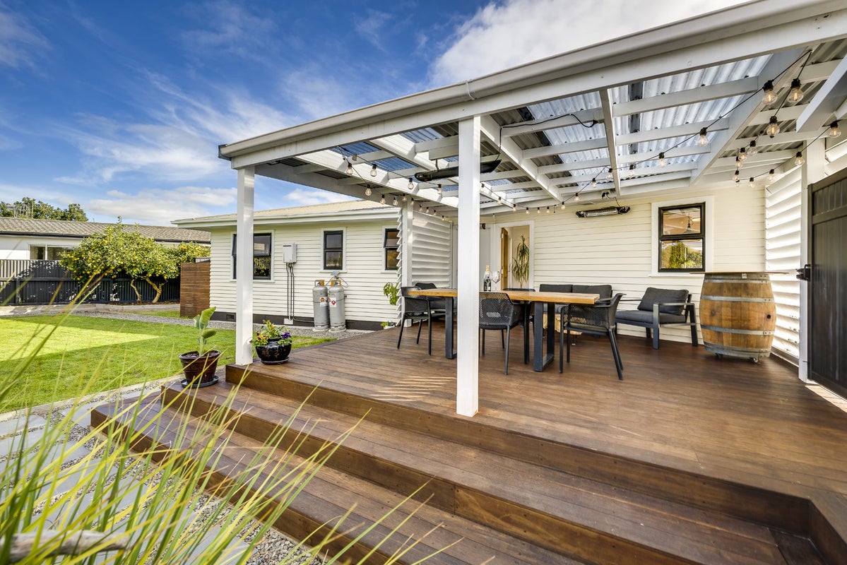 16 Surrey Street, Taradale, Napier - Carousel 2