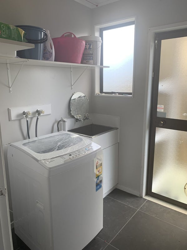 2/4 Etherton Drive, Weymouth, Auckland - Carousel 19