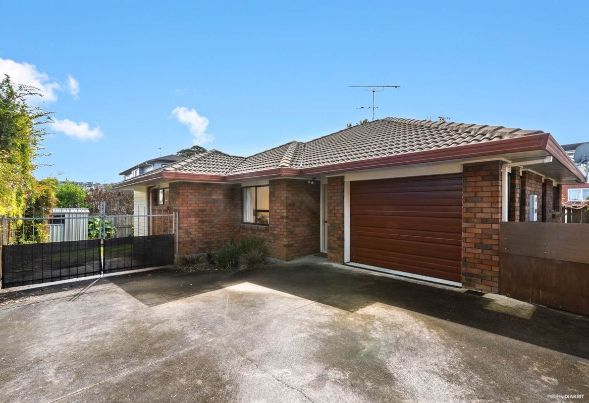 4/107 Moore Street, Howick, Auckland - Carousel 1