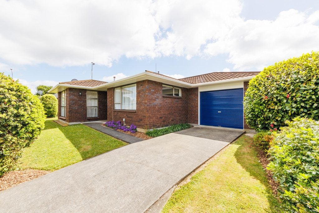 9 Huhana Court, Hokowhitu, Palmerston North - Carousel 1