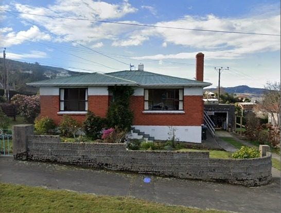18 Balmain Street, Halfway Bush, Dunedin - Carousel 1
