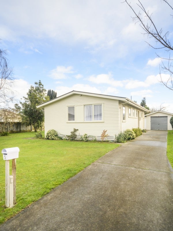 5 London Terrace, Awapuni, Palmerston North - Carousel 12