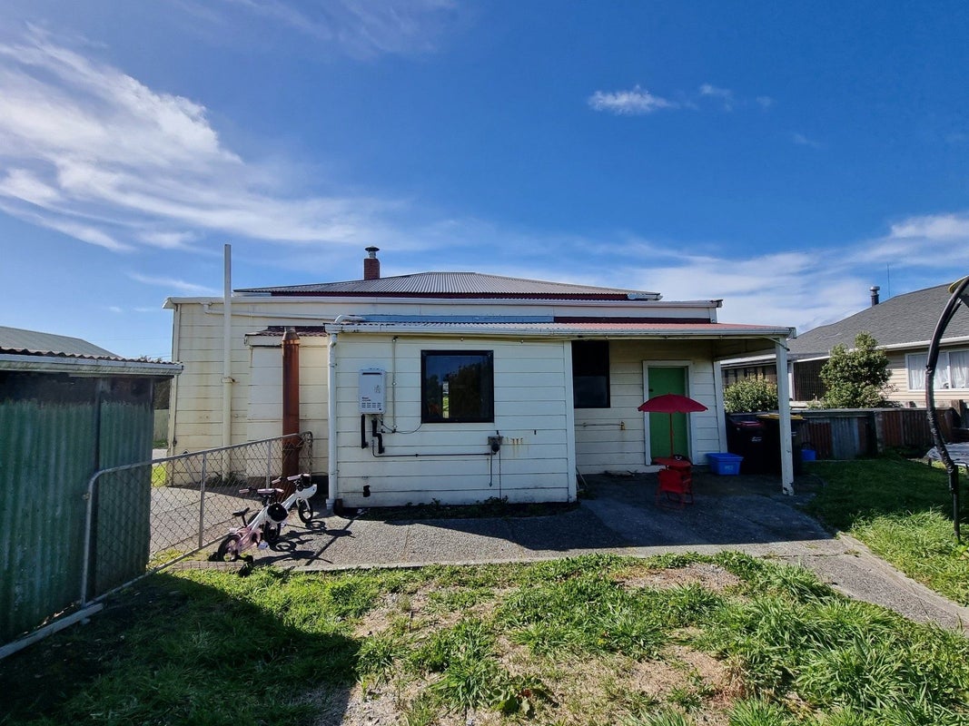 18 Reid Street, Blaketown, Greymouth - Carousel 12
