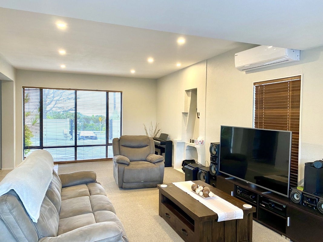 473 East Coast Road, Murrays Bay, Auckland - Carousel 2