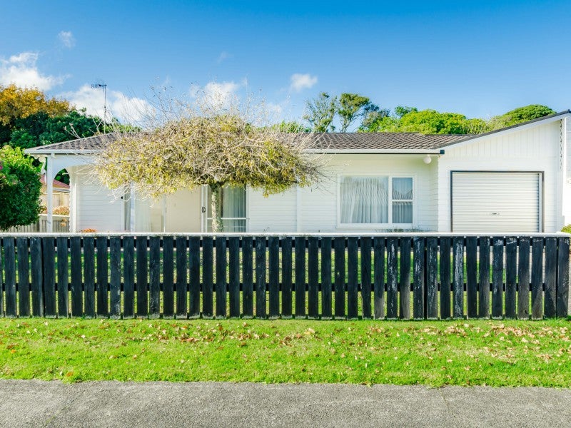 2A Patterson Grove, Waikanae, Waikanae - Carousel 12