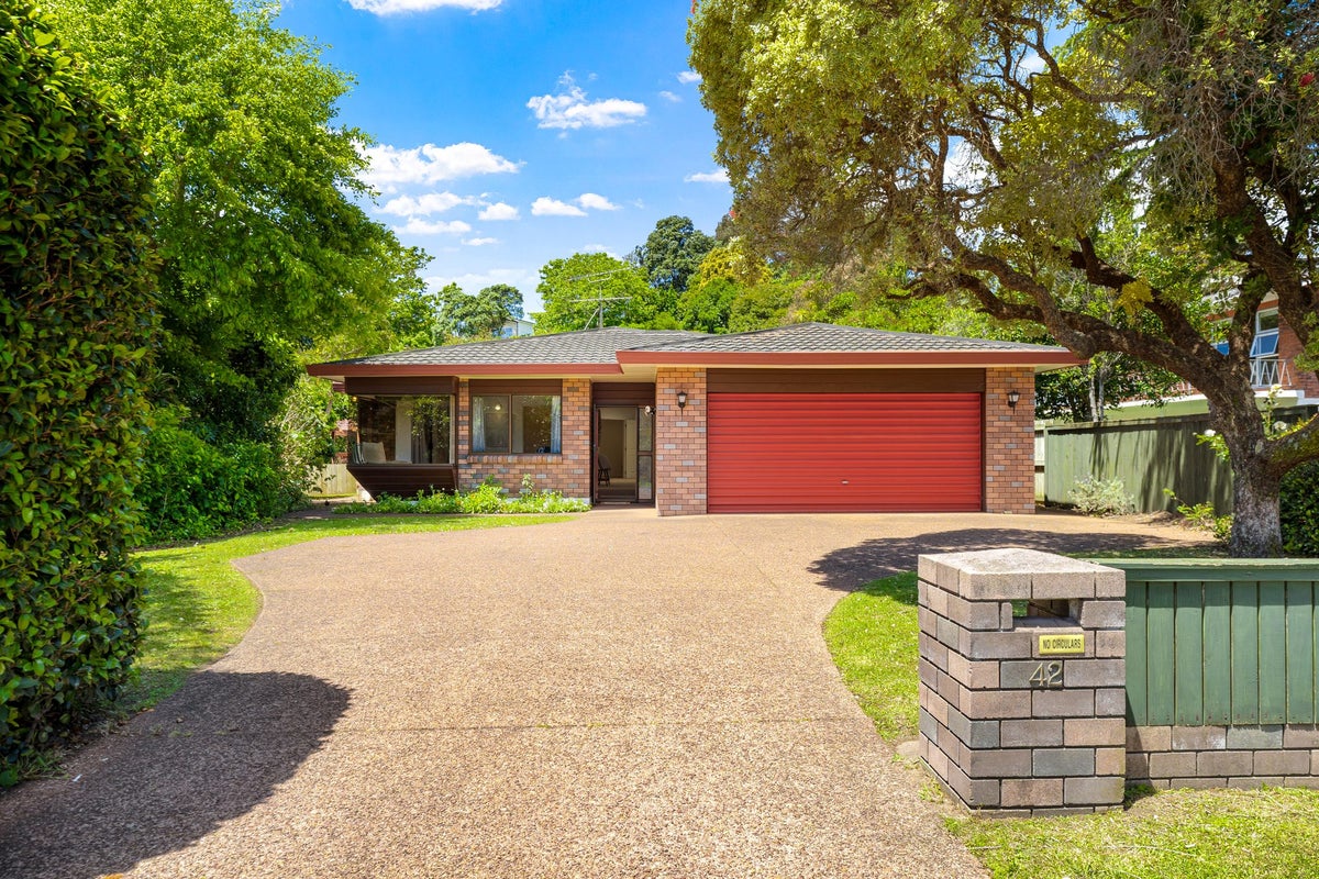 42 The Circle, Manly, Whangaparaoa - Carousel 1