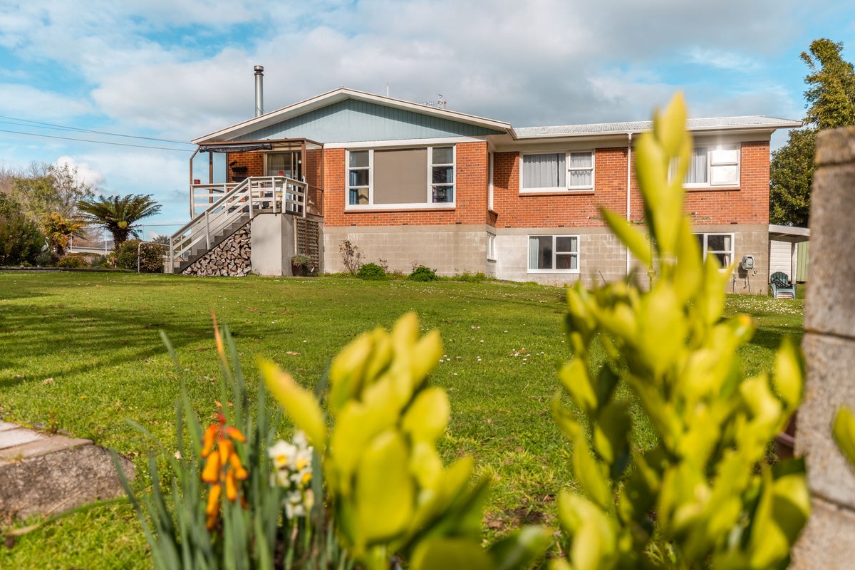 7 Garden Place, Hillcrest, Rotorua - Carousel 1