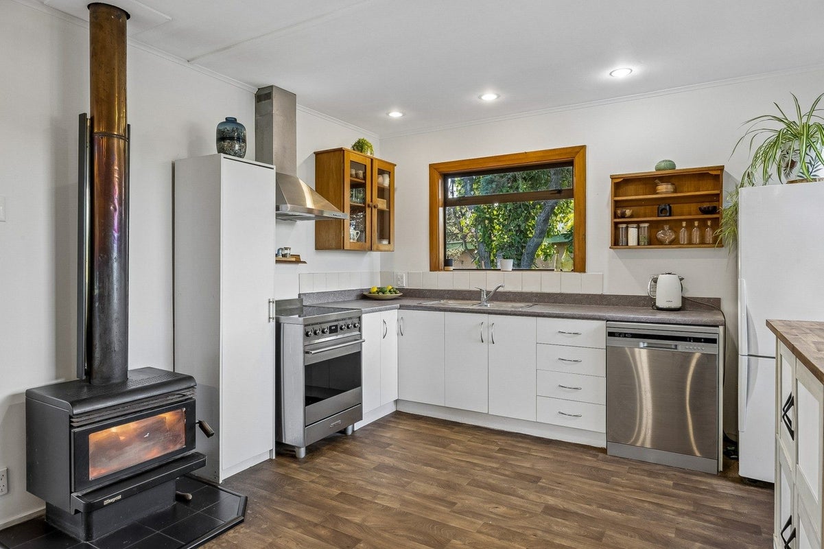 710 Brighton Road, Ocean View, Dunedin - Carousel 2