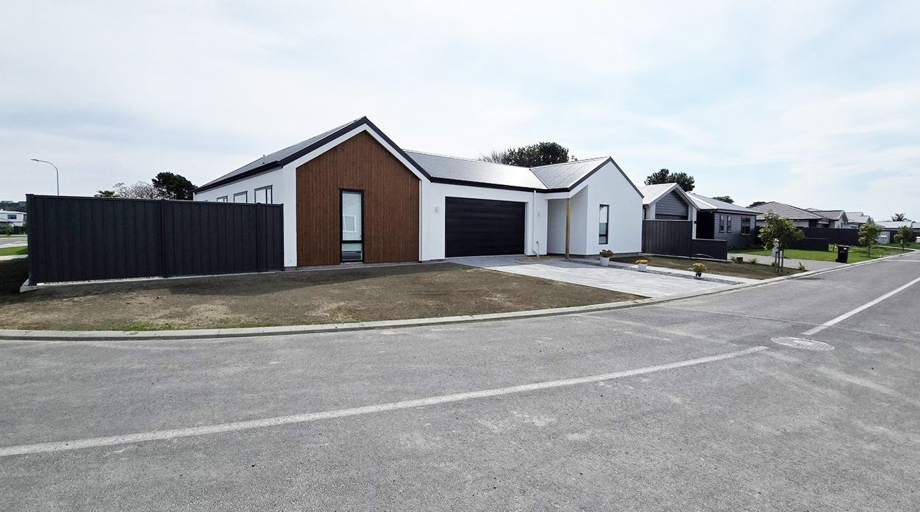 7 George Yee Place, Taradale, Napier - Carousel 1