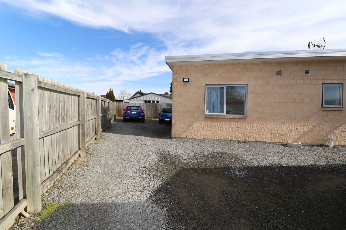 5B Paeroa Street, Riccarton, Christchurch - Carousel 19