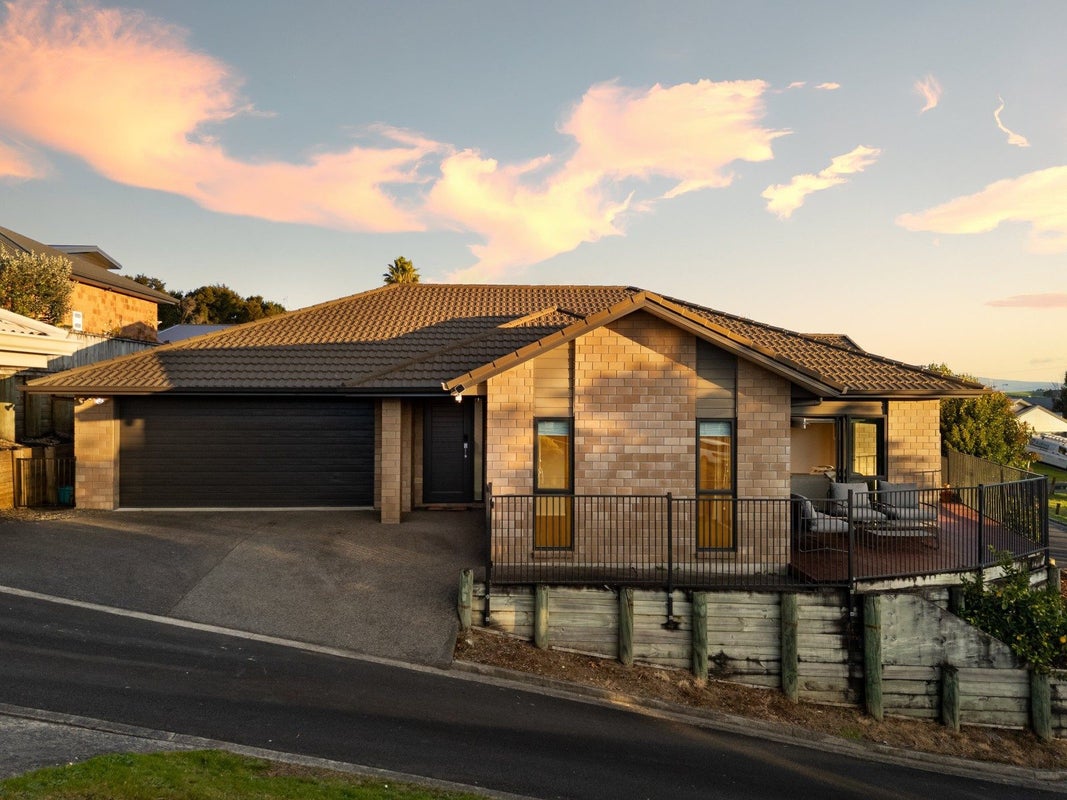 22 Pointon Glade, Grandview Heights, Hamilton - Carousel 3