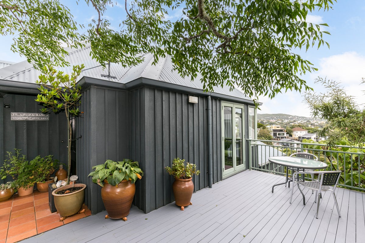 19B Pembroke Road, Northland, Wellington - Carousel 2